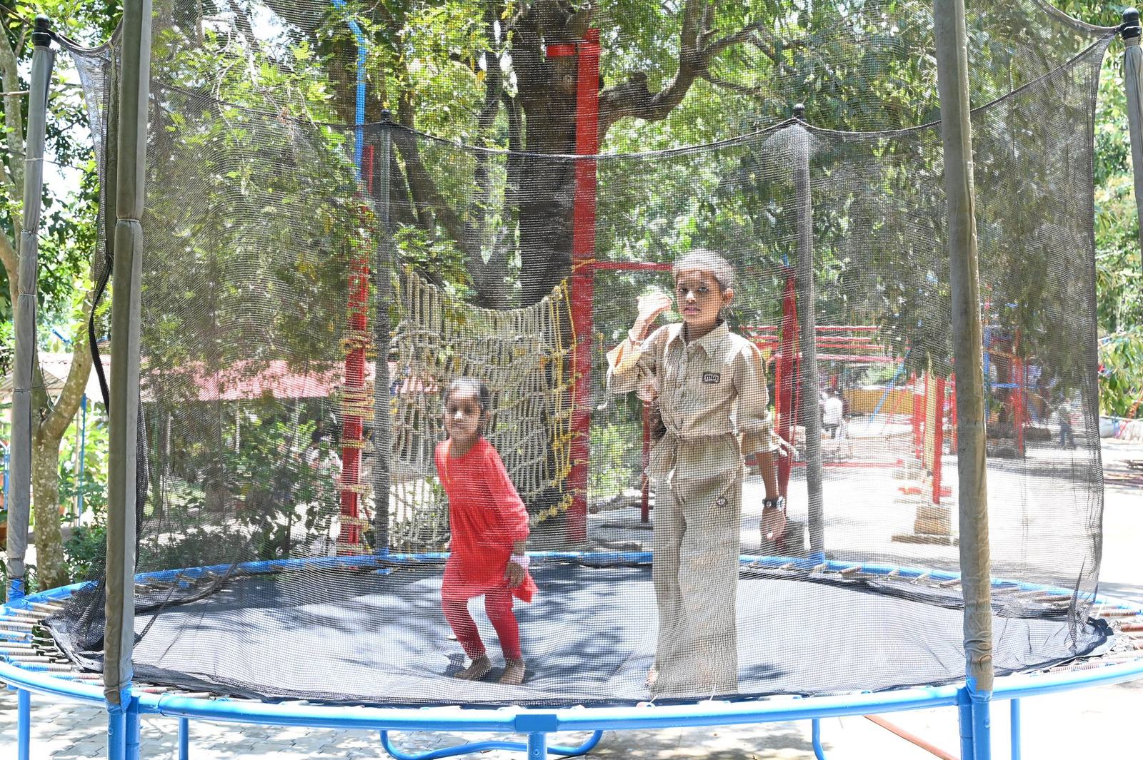 Trampoline